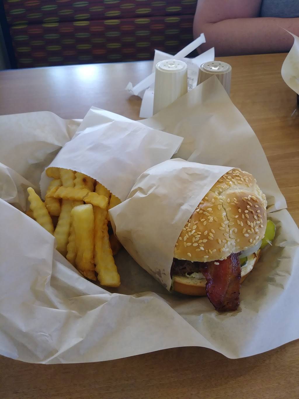 Beef n Bun | restaurant | 2477 Fletcher Pkwy, El Cajon, CA 92020, USA | 6194650767 OR +1 619-465-0767