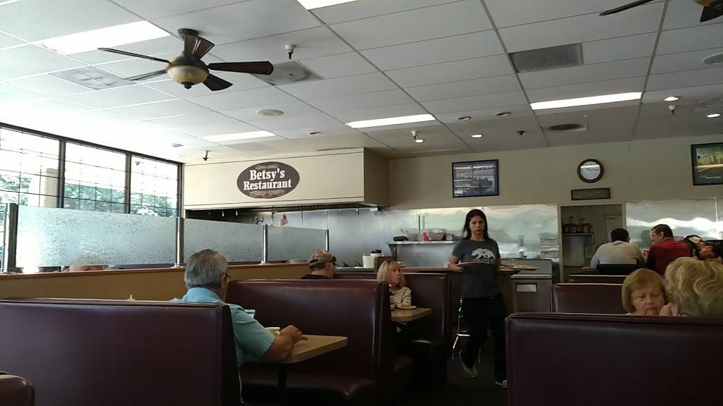 Betsys Restaurant | restaurant | 650 Tennant Station, Morgan Hill, CA 95037, USA | 4087793721 OR +1 408-779-3721