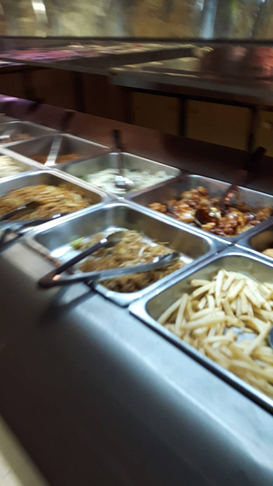 La Maison Pékin | restaurant | 2850 Boulevard de la Concorde E, Laval, QC H7E 2B4, Canada | 4506675750 OR +1 450-667-5750