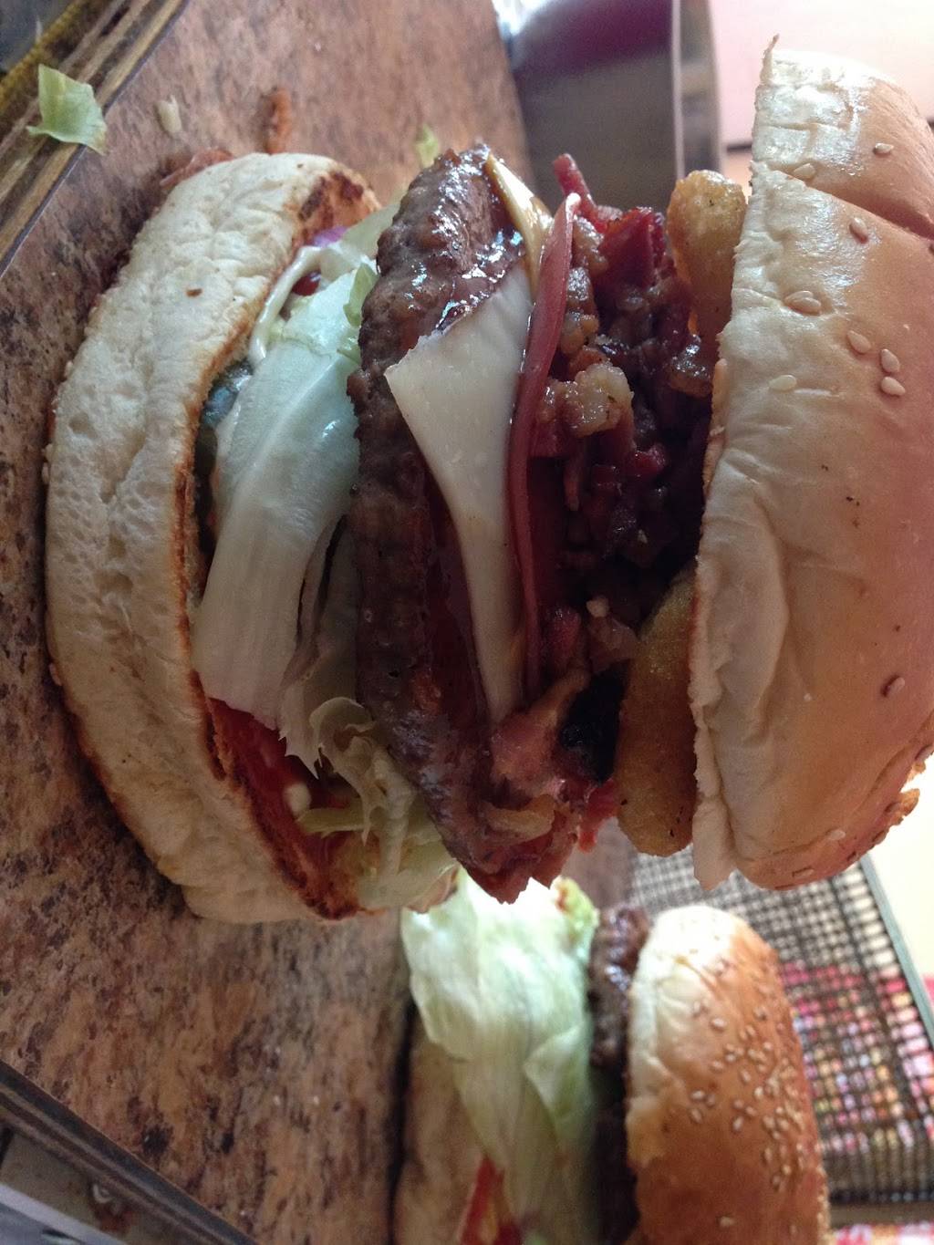 JP Burguers And Hotdogs | restaurant | Boulevard Geranios, Ejido Ruiz Cortez 457, Las Lomitas, 22830 Ensenada, B.C., Mexico | 016461099965 OR +52 646 109 9965