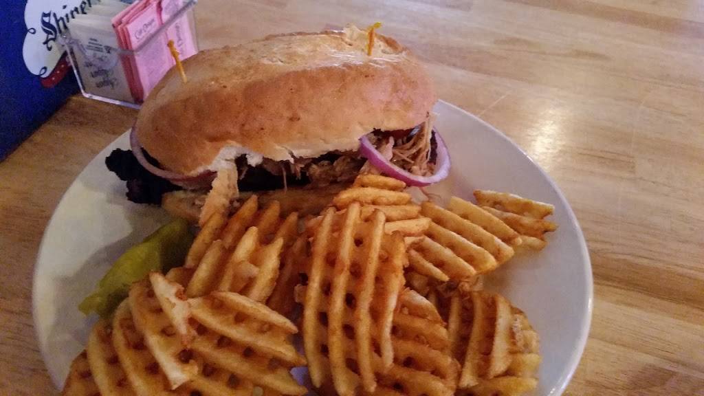 Sassys Barbecue and Grille | restaurant | 1290 Steamboat Dr, Fayetteville, AR 72704, USA | 4794356996 OR +1 479-435-6996