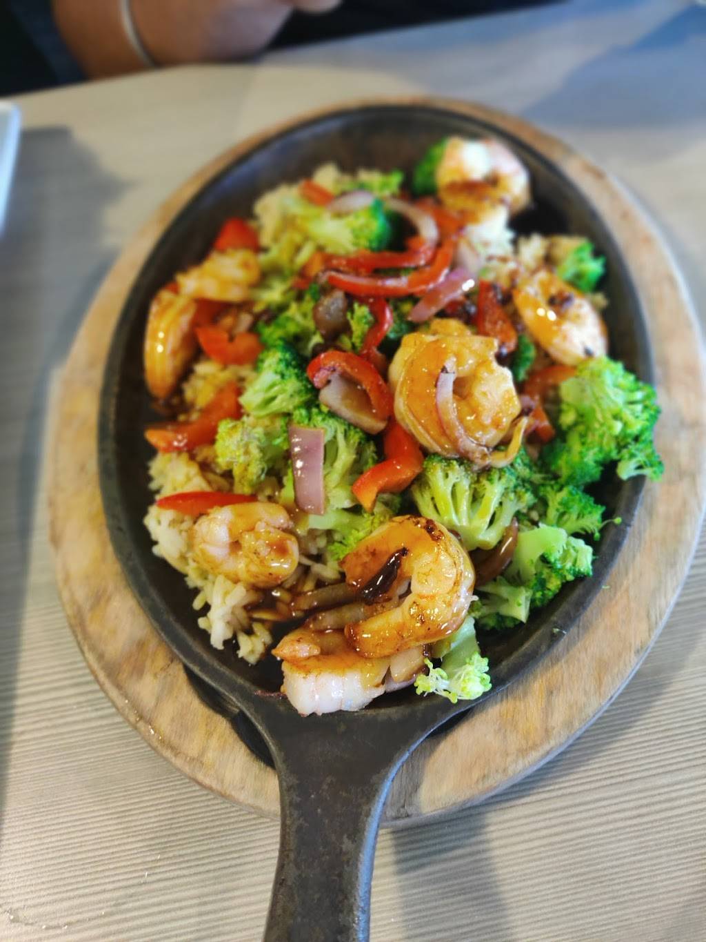 Perkins Restaurant & Bakery | restaurant | 11801 73rd Ave N, Maple Grove, MN 55369, USA | 7634242020 OR +1 763-424-2020