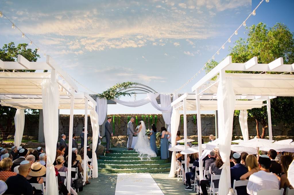 The Vineyards | restaurant | 2525 Stow St, Simi Valley, CA 93063, USA | 8055832525 OR +1 805-583-2525