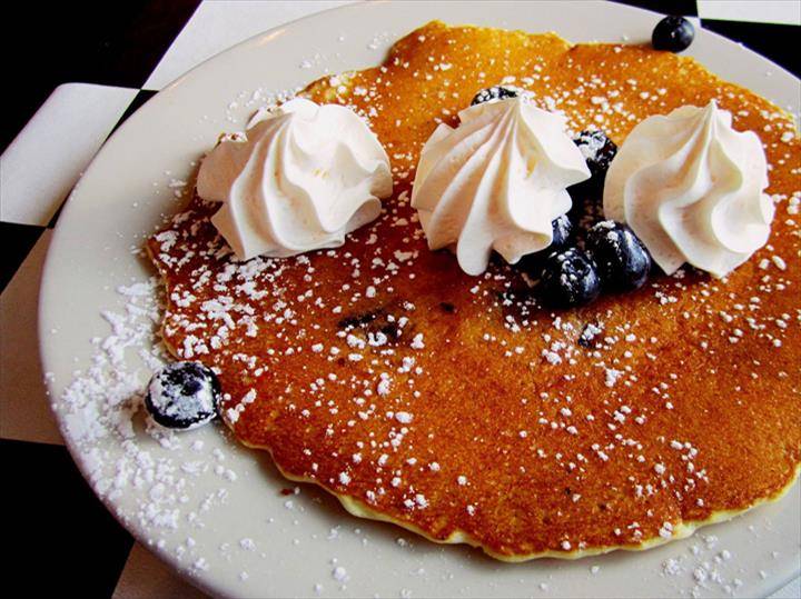 Blinkers Diner | restaurant | 54462 M-43, Bangor, MI 49013, USA | 2694277100 OR +1 269-427-7100