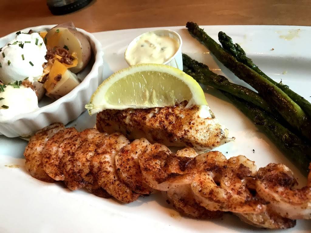 Market Broilers MB Grille | restaurant | 1161 Simi Town Center Way, Simi Valley, CA 93065, USA | 8052107640 OR +1 805-210-7640