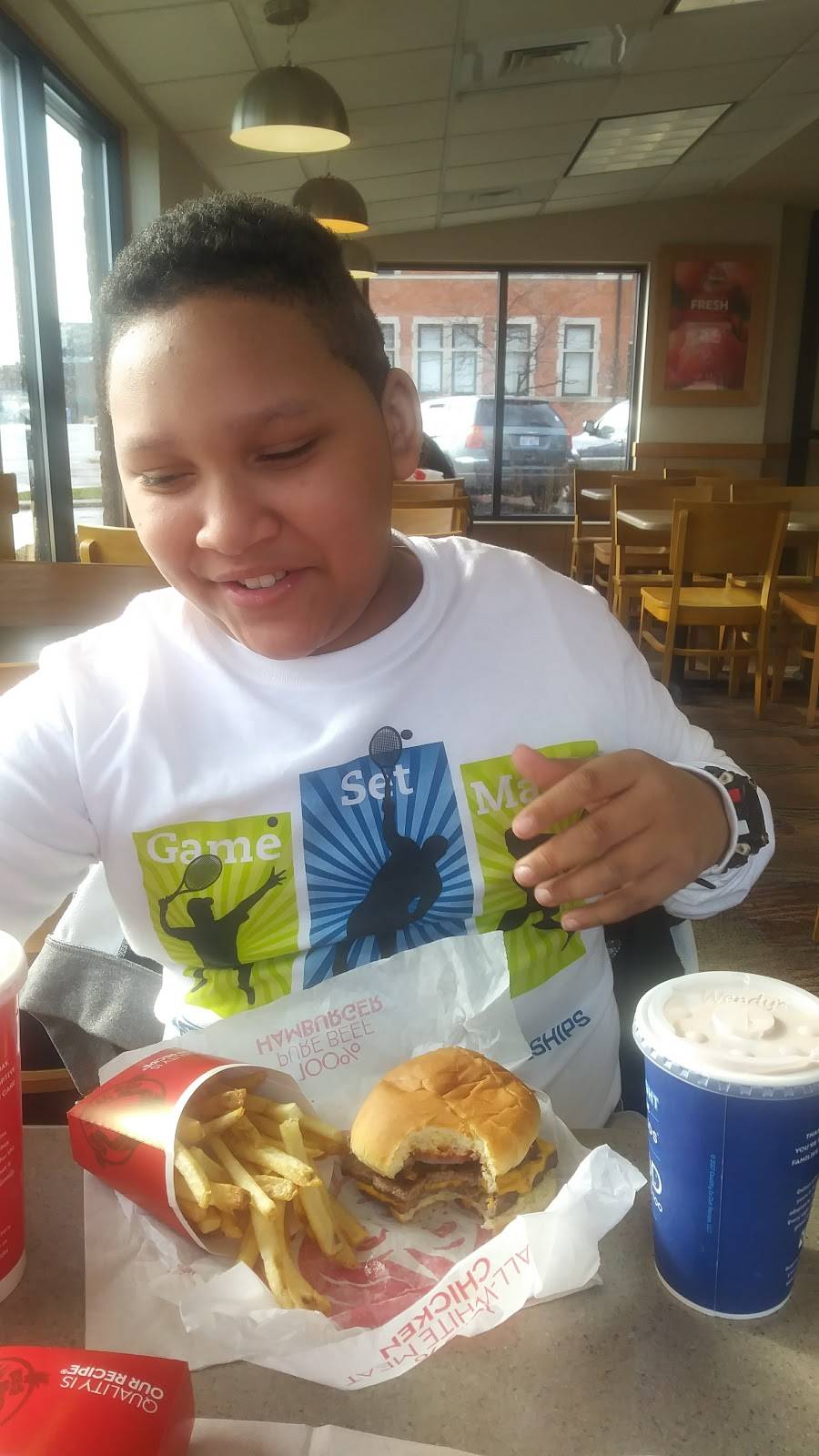 Wendys | restaurant | 6601 E Jefferson Ave, Detroit, MI 48207, USA | 3132590109 OR +1 313-259-0109