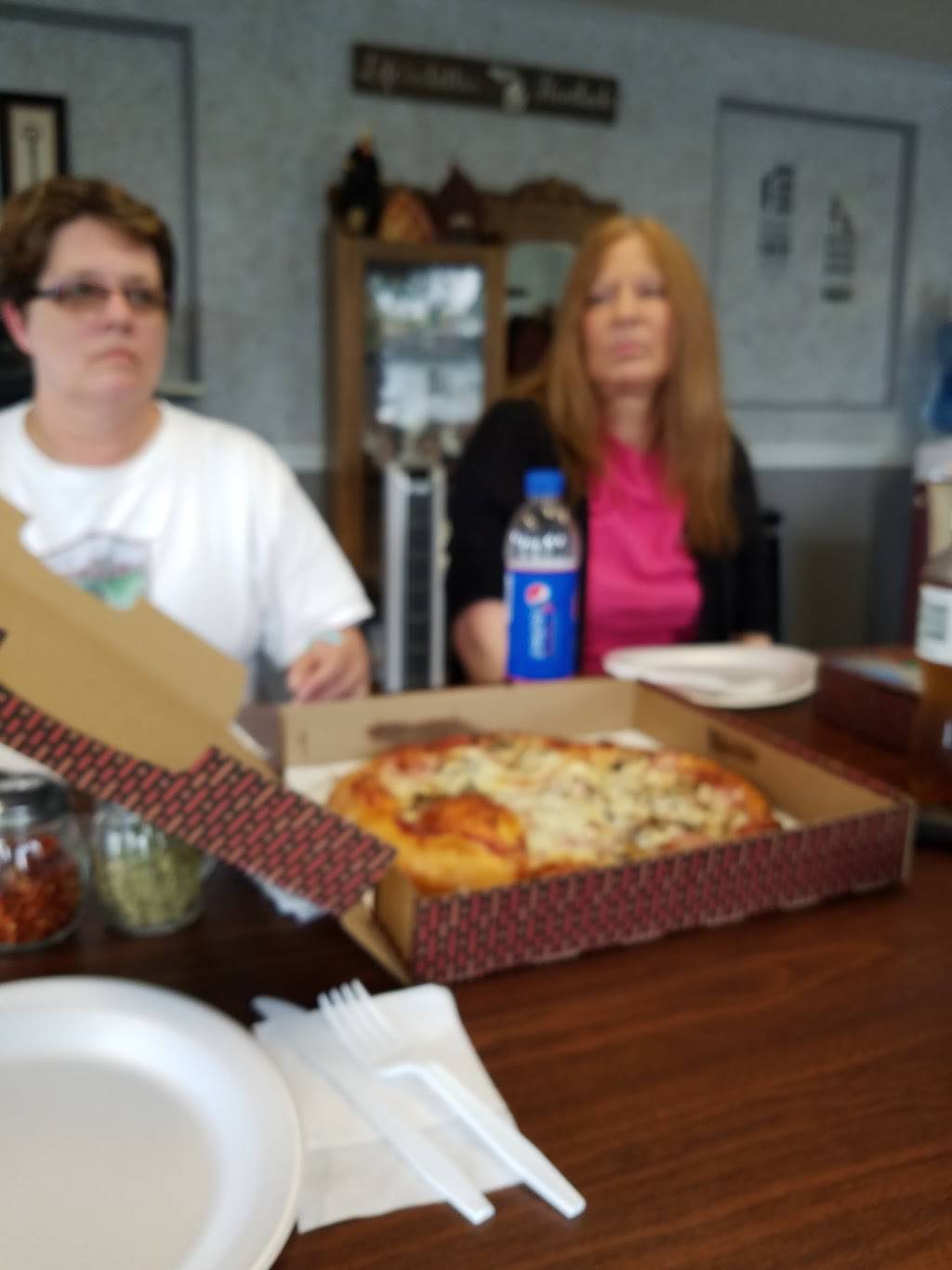 Ma Ma Mias Pizzeria | restaurant | 16535 Gratiot Rd, Hemlock, MI 48626, USA | 9896426420 OR +1 989-642-6420