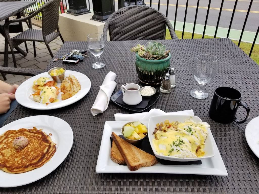 Salt Restaurant and Bar | restaurant | 1060 E Genesee St, Syracuse, NY 13210, USA | 3154769000 OR +1 315-476-9000