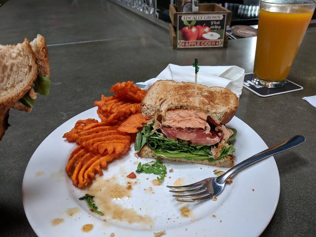 Mandeville Beer Garden | restaurant | 428 N Lemon Ave, Sarasota, FL 34236, USA | 9419548688 OR +1 941-954-8688