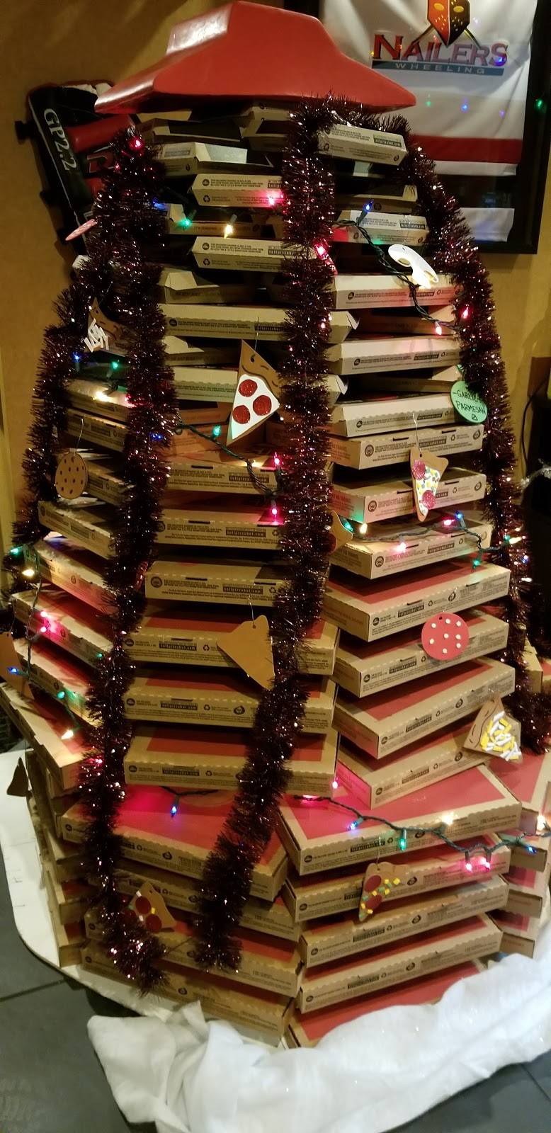 Pizza Hut | meal takeaway | 677 Main St, Bridgeport, OH 43912, USA | 7406351300 OR +1 740-635-1300