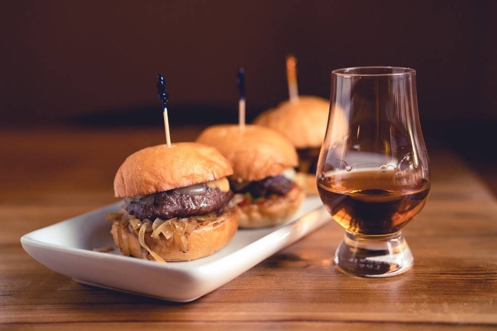 Beer Baron Bar & Kitchen | restaurant | 5900 College Ave, Oakland, CA 94618, USA | 5103383464 OR +1 510-338-3464