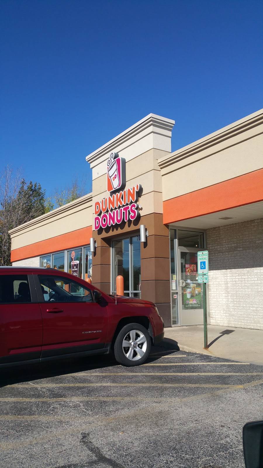 Dunkin Donuts | cafe | 700 E Higgins Rd, Elk Grove Village, IL 60007, USA | 8475931419 OR +1 847-593-1419
