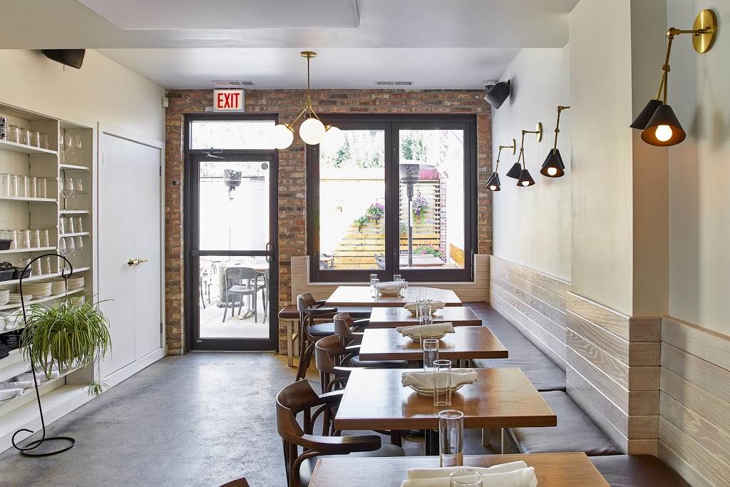 Daisies | restaurant | 2523 N Milwaukee Ave, Chicago, IL 60647, USA | 7736611671 OR +1 773-661-1671