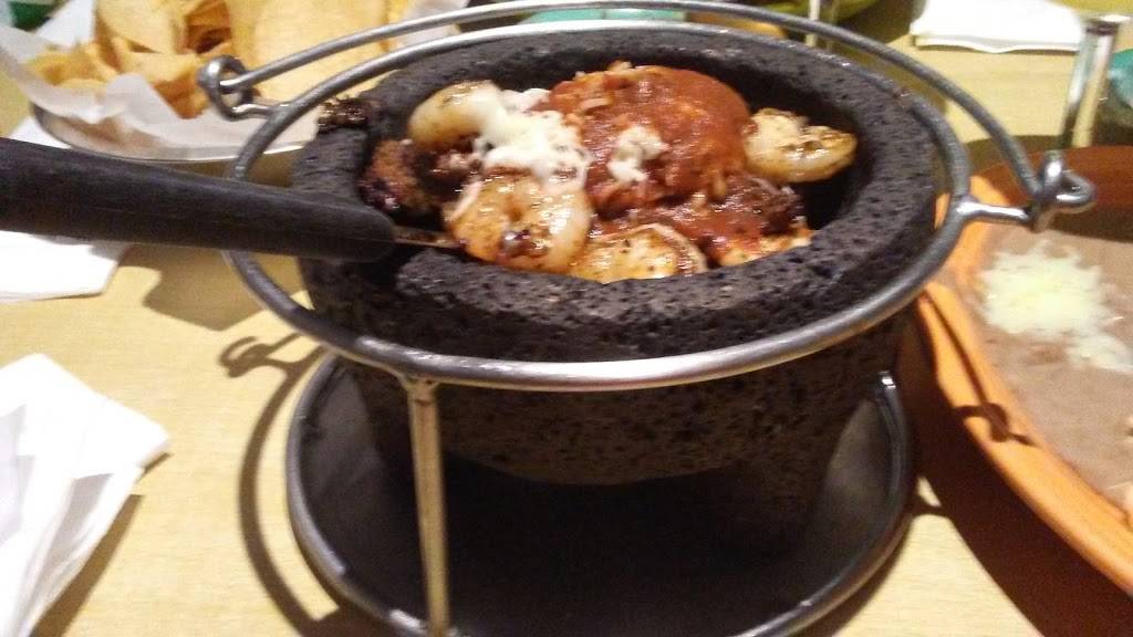 Los Portales | restaurant | 2385 Lake Rd, Dyersburg, TN 38024, USA | 7312878918 OR +1 731-287-8918