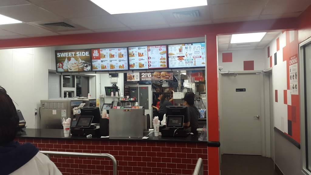 Checkers | restaurant | 2430 Hempstead Turnpike, East Meadow, NY 11554, USA | 5167315007 OR +1 516-731-5007