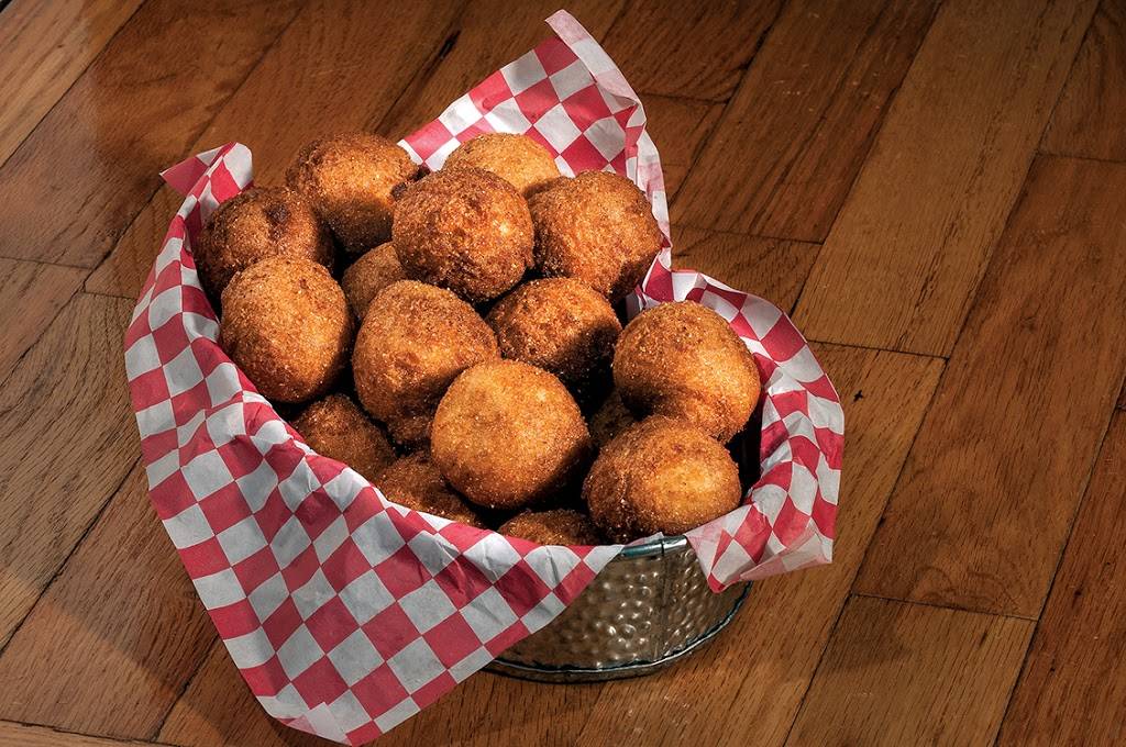 Darrells Restaurant | restaurant | 521 US-64, Manteo, NC 27954, USA | 2524735366 OR +1 252-473-5366