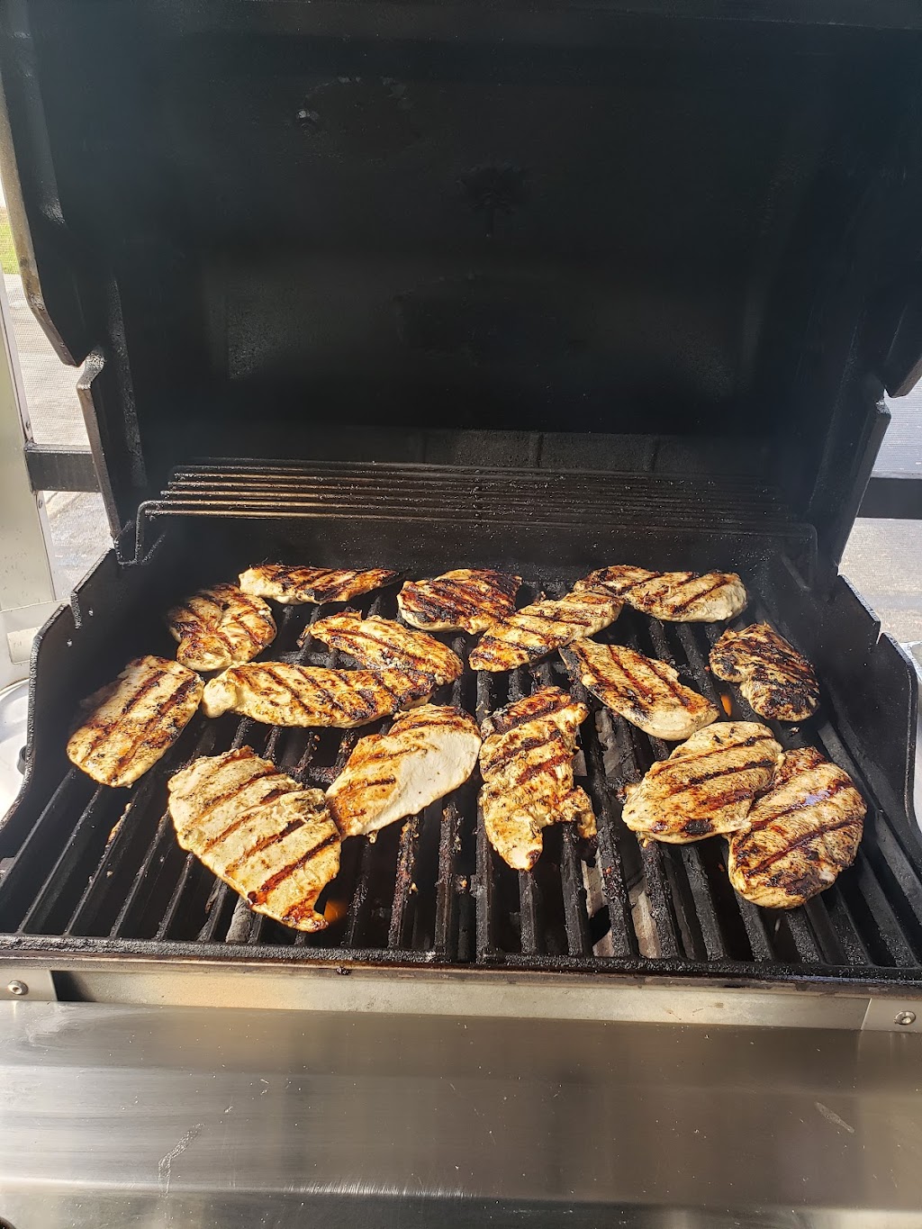 Tailgator | restaurant | 2900 Apalachee Pkwy, Tallahassee, FL 32399, USA | 8506617434 OR +1 850-661-7434