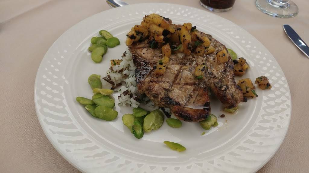 Ellingtons Restaurant | restaurant | 340 Carroll Ave, DeKalb, IL 60115, USA | 8157536547 OR +1 815-753-6547