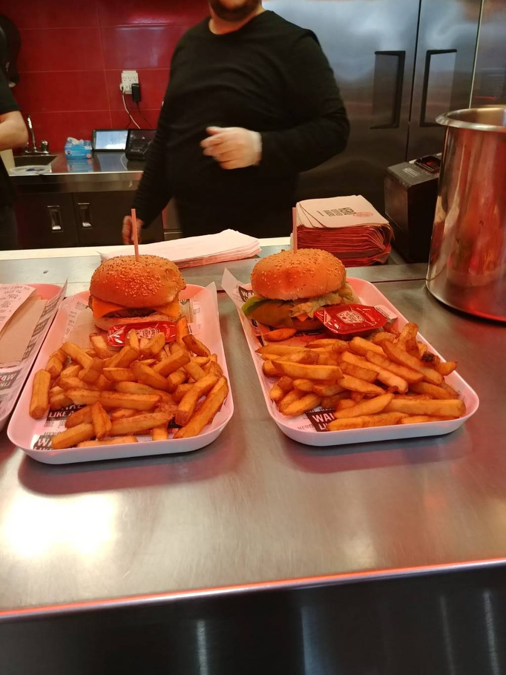 Hero Certified Burgers | restaurant | 511 Maple Grove Dr Unit 31, Oakville, ON L6J 6X8, Canada | 9058151919 OR +1 905-815-1919