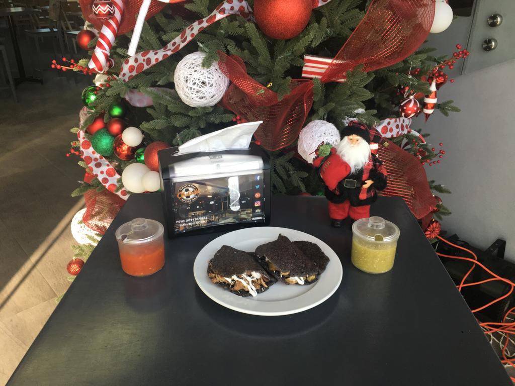 Taqueria & Sport Bar Chelinda | restaurant | Blvd. Benito Juárez #382, Echeverria, 22703 Rosarito, B.C., Mexico | 016616881555 OR +52 661 688 1555