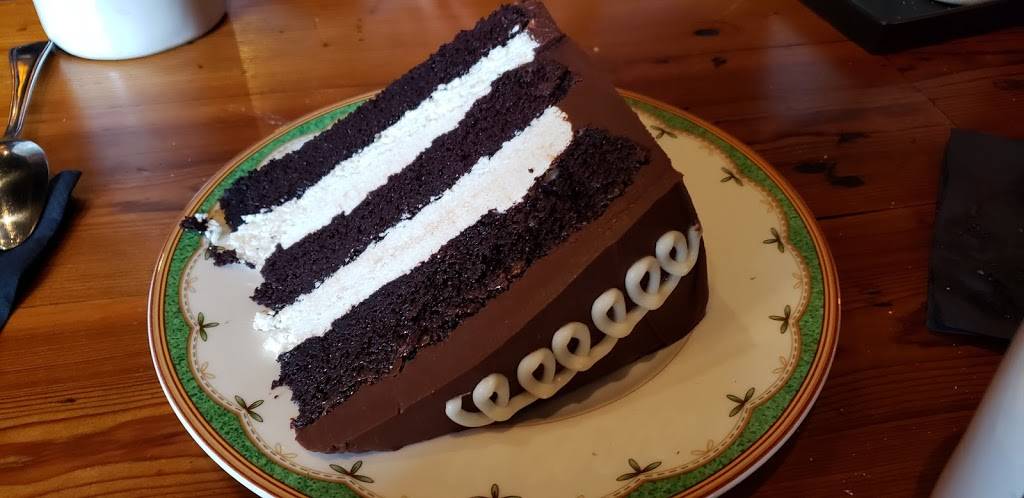 Elizabeths Farmhouse | restaurant | 75-81 Canal St, Putnam, CT 06260, USA | 8609282200 OR +1 860-928-2200