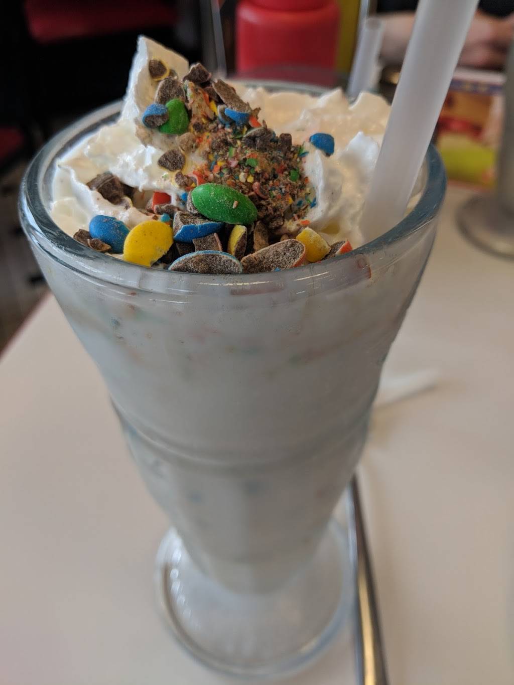 Steak n Shake | restaurant | 1211 N Keller Dr, Effingham, IL 62401, USA | 2172100386 OR +1 217-210-0386