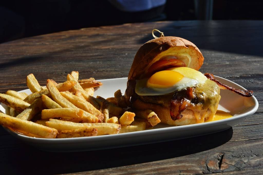 Hopscotch Craft Beer and Whiskey | restaurant | 136 E Commonwealth Ave, Fullerton, CA 92832, USA | 7148712222 OR +1 714-871-2222