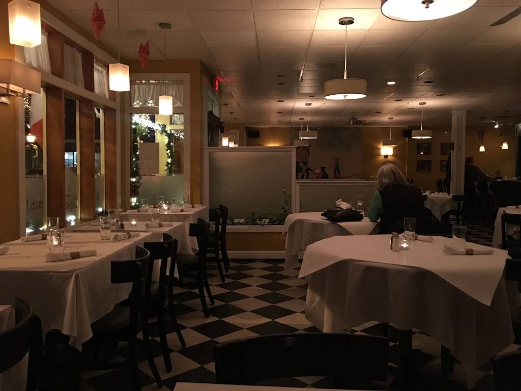Le Central | restaurant | 483 Hope St, Bristol, RI 02809, USA | 4013969965 OR +1 401-396-9965