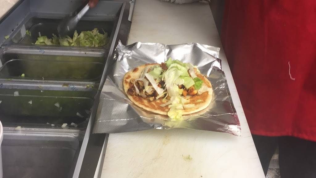 The Halal Boys Gyro | restaurant | 1814 Harrisburg Pike, Columbus, OH 43223, USA | 6146415415 OR +1 614-641-5415