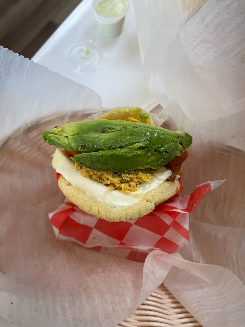 Dale Arepa Bar & Healthy Bistro | restaurant | 1711 Coral Way, Miami, FL 33145, USA | 7865584838 OR +1 786-558-4838