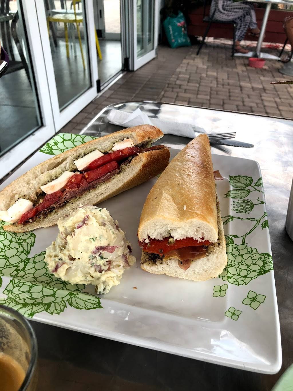 Cafe in the Park | restaurant | 2010 Adams Ln, Sarasota, FL 34237, USA | 9413613032 OR +1 941-361-3032