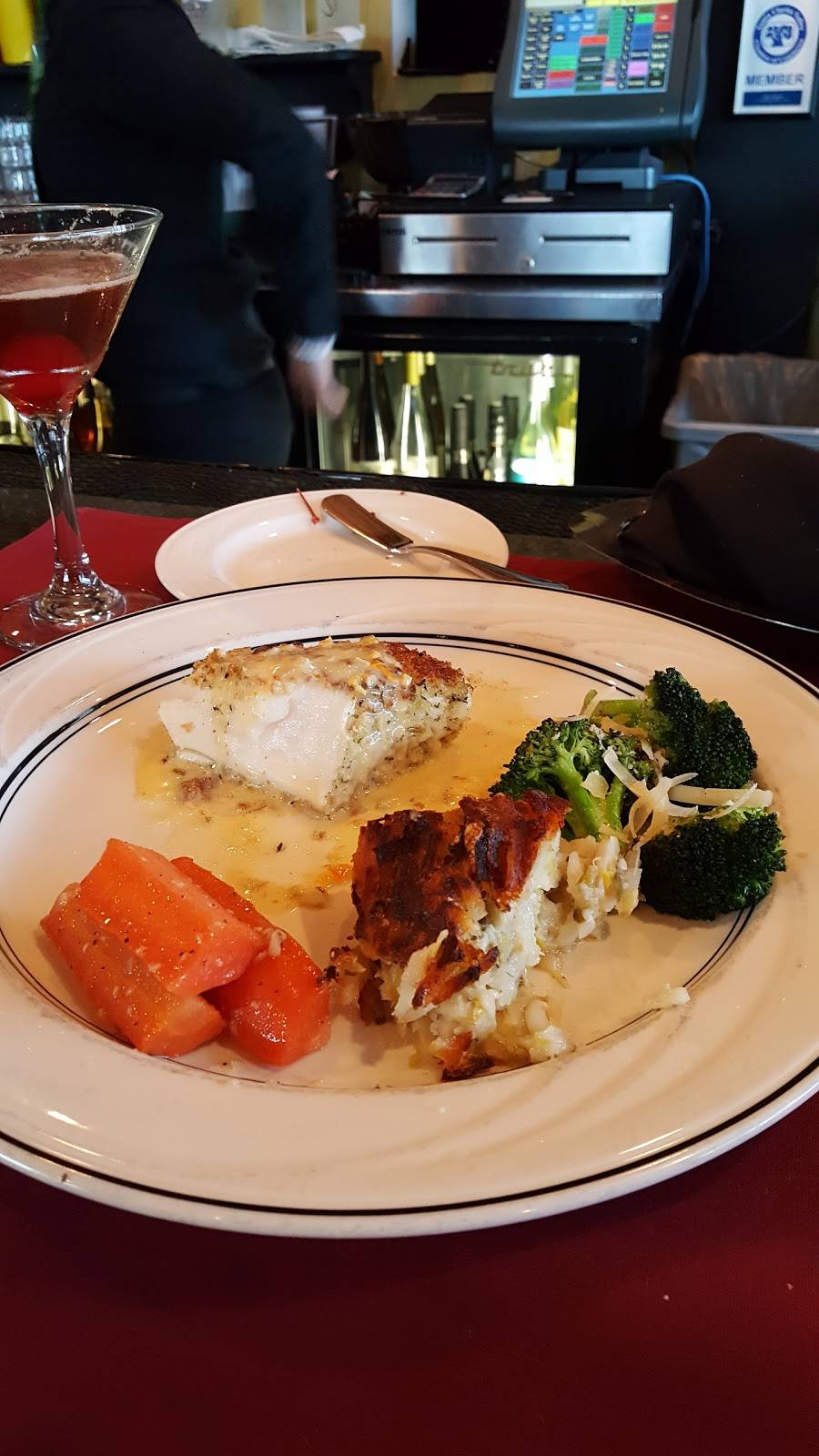 The Social | restaurant | 23329 Lyons Ave, Santa Clarita, CA 91355, USA | 6617999157 OR +1 661-799-9157