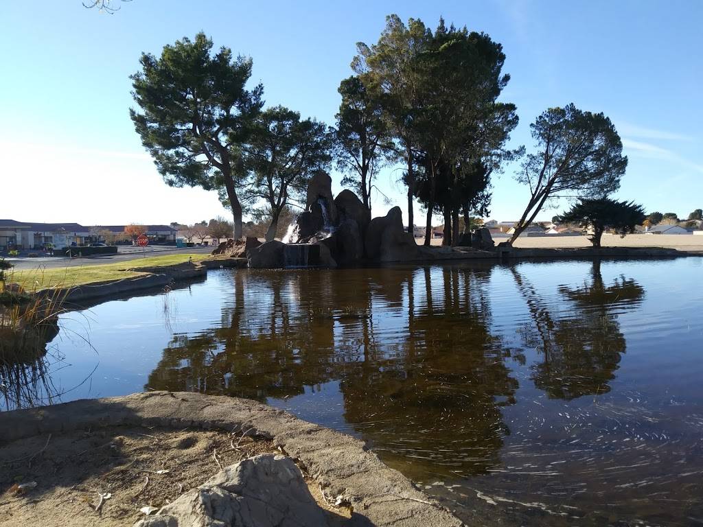 The OASIS Snack Bar (Silver Lakes Golf Pro Shop) | restaurant | 14878 Clubhouse Dr, Helendale, CA 92342, USA | 7602453385 OR +1 760-245-3385