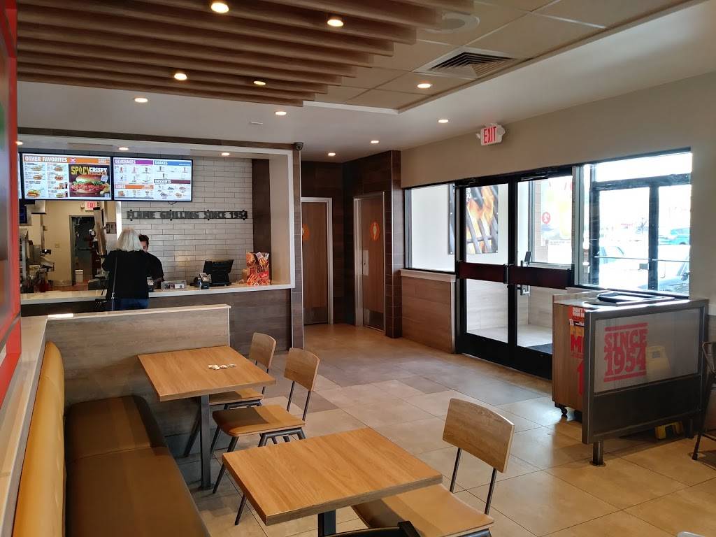 Burger King | restaurant | 2626 S 108th St, West Allis, WI 53227, USA | 4143211772 OR +1 414-321-1772