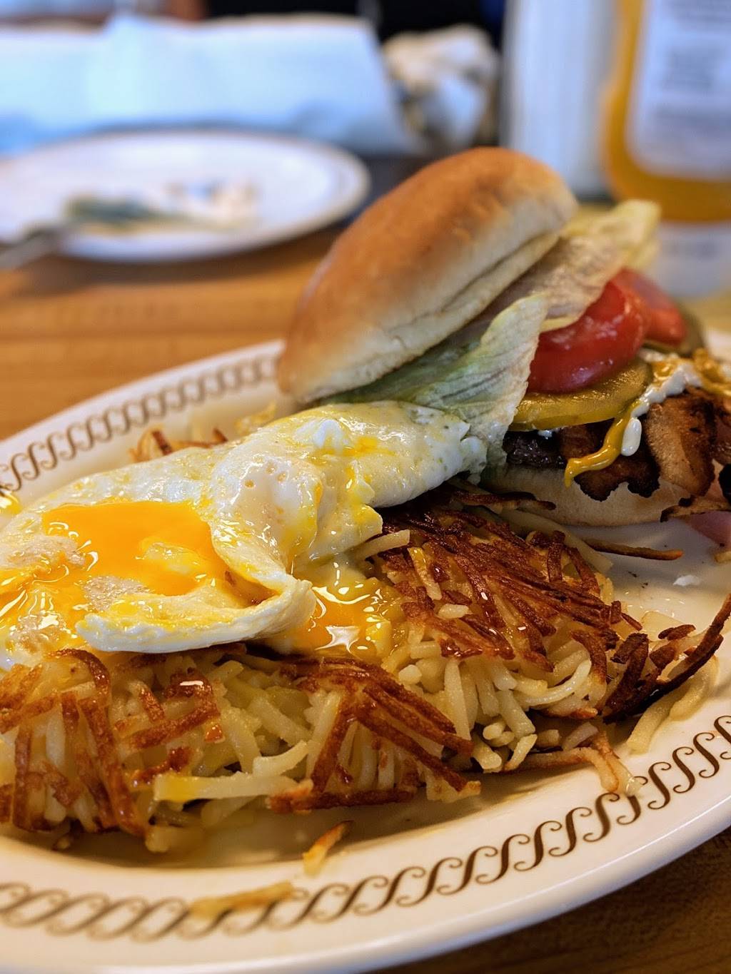 Waffle House | meal takeaway | 1079 S Willow Ave, Cookeville, TN 38501, USA | 9315261040 OR +1 931-526-1040