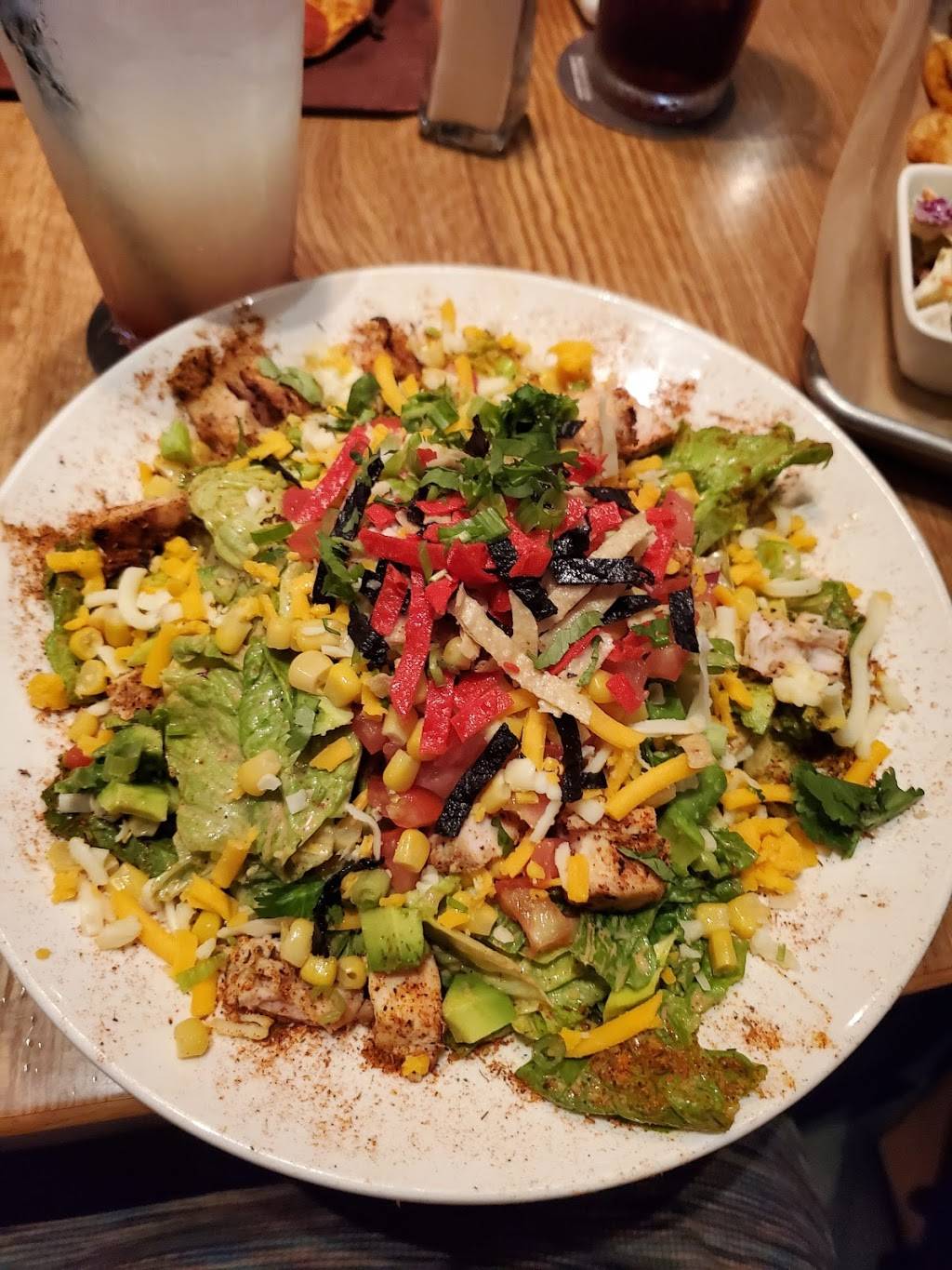 BJs Restaurant & Brewhouse | restaurant | 201 E Interstate 20, Arlington, TX 76018, USA | 8174655225 OR +1 817-465-5225