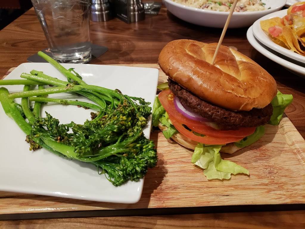 Maggie McFlys® Springfield | restaurant | 6797 Springfield Mall, Springfield, VA 22150, USA | 7039229300 OR +1 703-922-9300