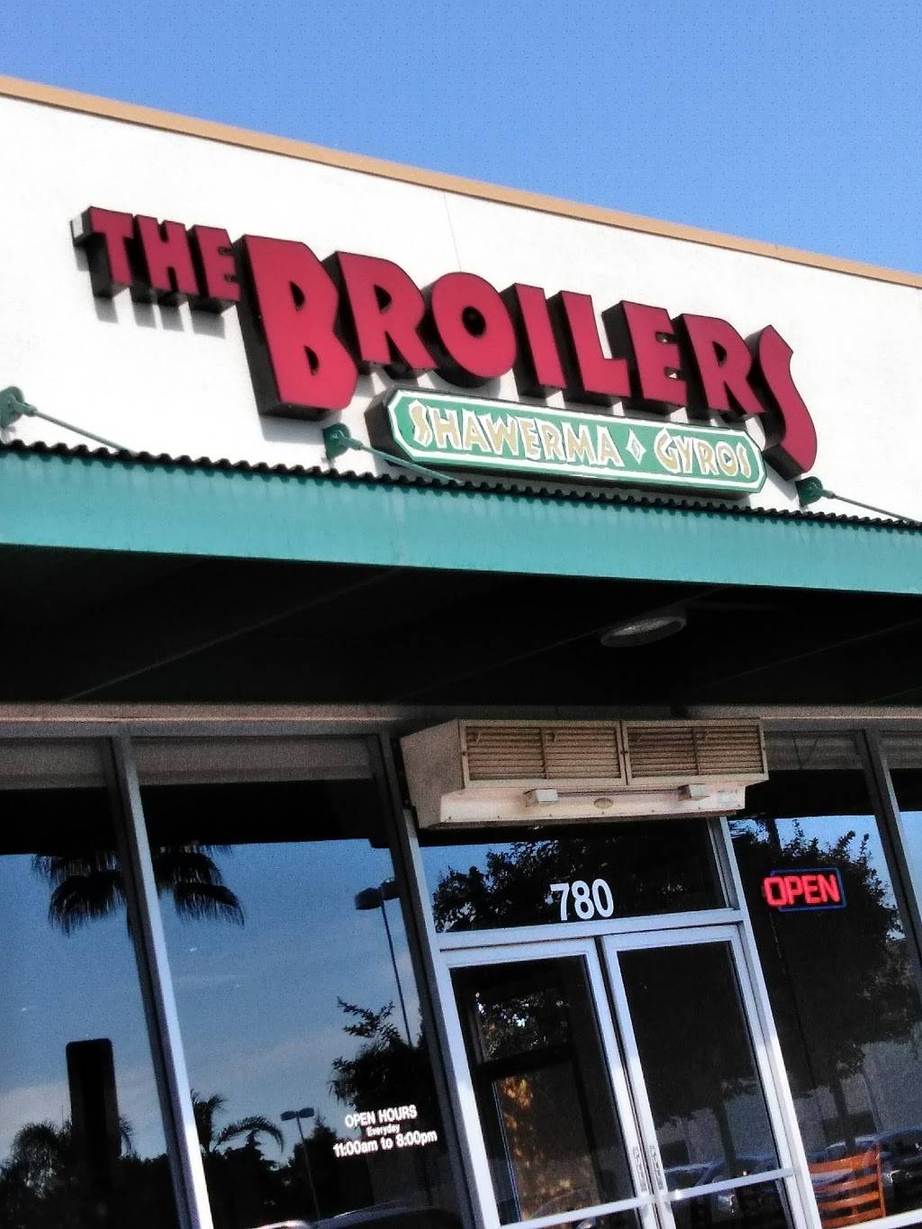 The Broilers | restaurant | 780 W Palmdon Dr, Fresno, CA 93704, USA | 5594384135 OR +1 559-438-4135
