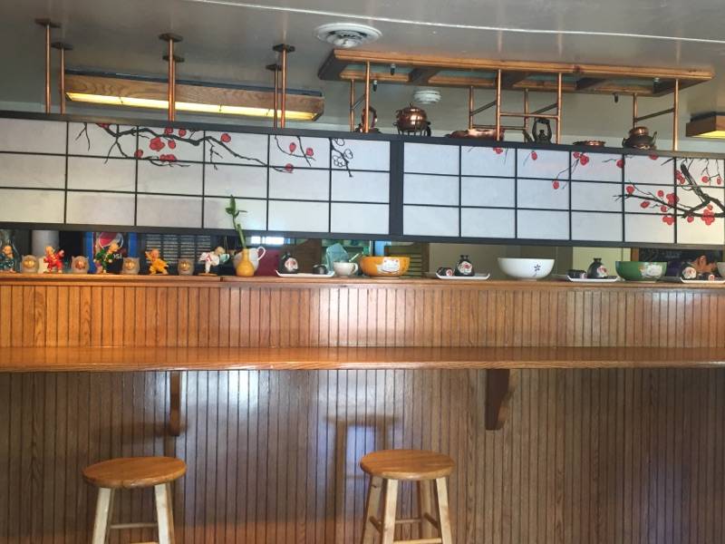 Wok and Roll Asian Kitchen | restaurant | 9460, 19885 CA-88, Pine Grove, CA 95665, USA | 2092964800 OR +1 209-296-4800