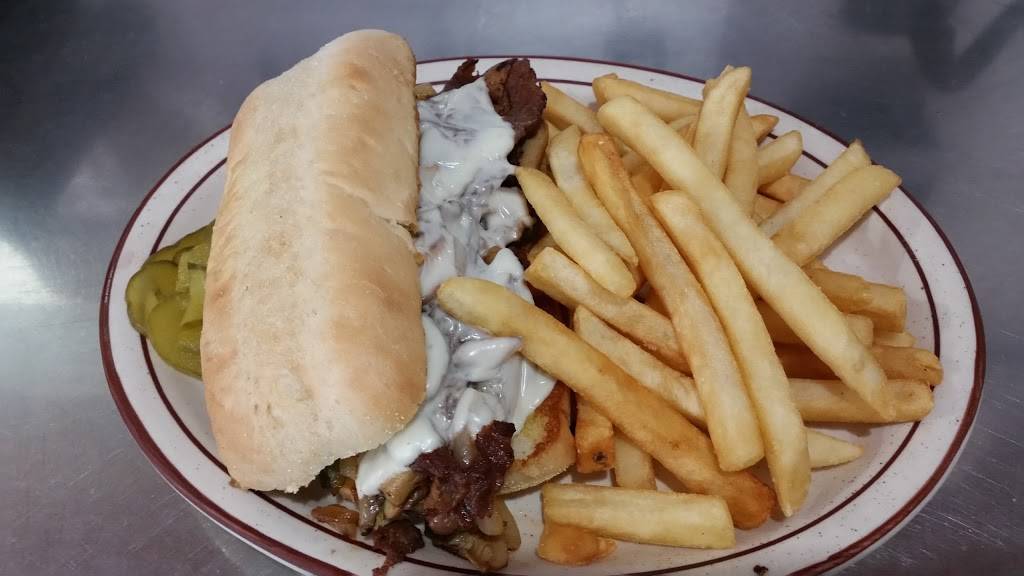 Michael’s Family Restaurant | restaurant | 2220 W Wisconsin Ave, Milwaukee, WI 53233, USA | 4143447333 OR +1 414-344-7333