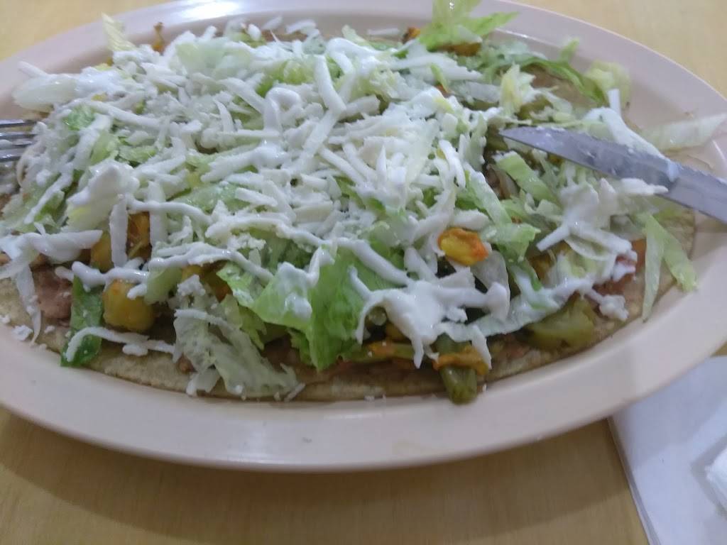 Birriería Y Carnitas El Gallito | restaurant | 7021 N Clark St, Chicago, IL 60626, USA | 7739019067 OR +1 773-901-9067