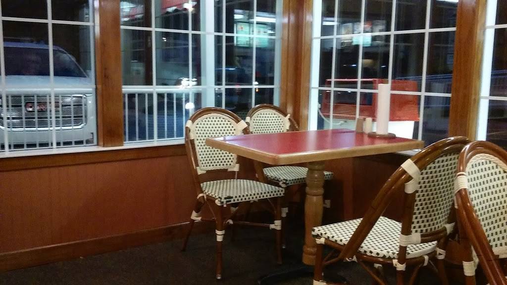 Dairy Queen | restaurant | 3136 E Cumberland Rd, Bluefield, WV 24701, USA | 3043256652 OR +1 304-325-6652