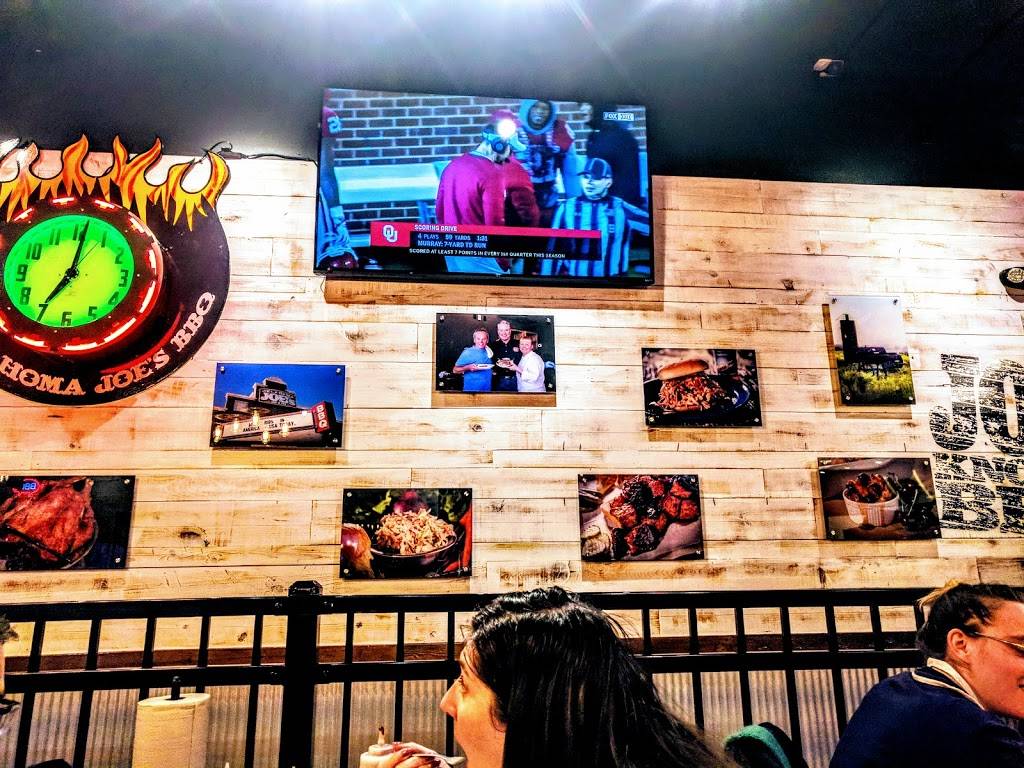 Oklahoma Joe’s BBQ | restaurant | 1912 S 67th St, Omaha, NE 68106, USA | 4026771881 OR +1 402-677-1881