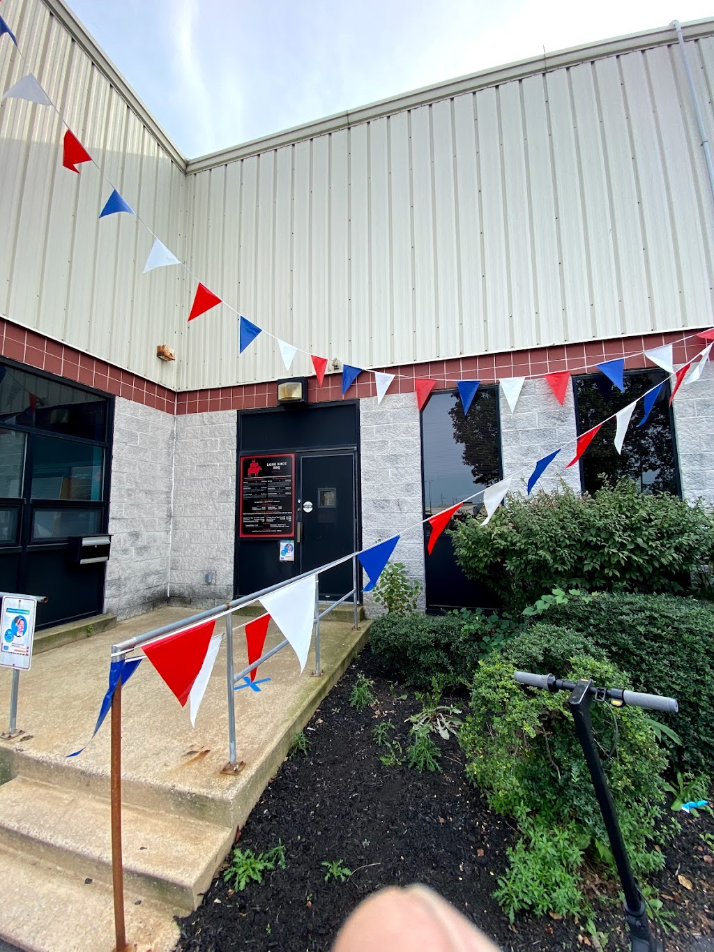 long shot bbq | restaurant | 2900 Grays Ferry Ave, Philadelphia, PA 19146, USA | 2159258520 OR +1 215-925-8520