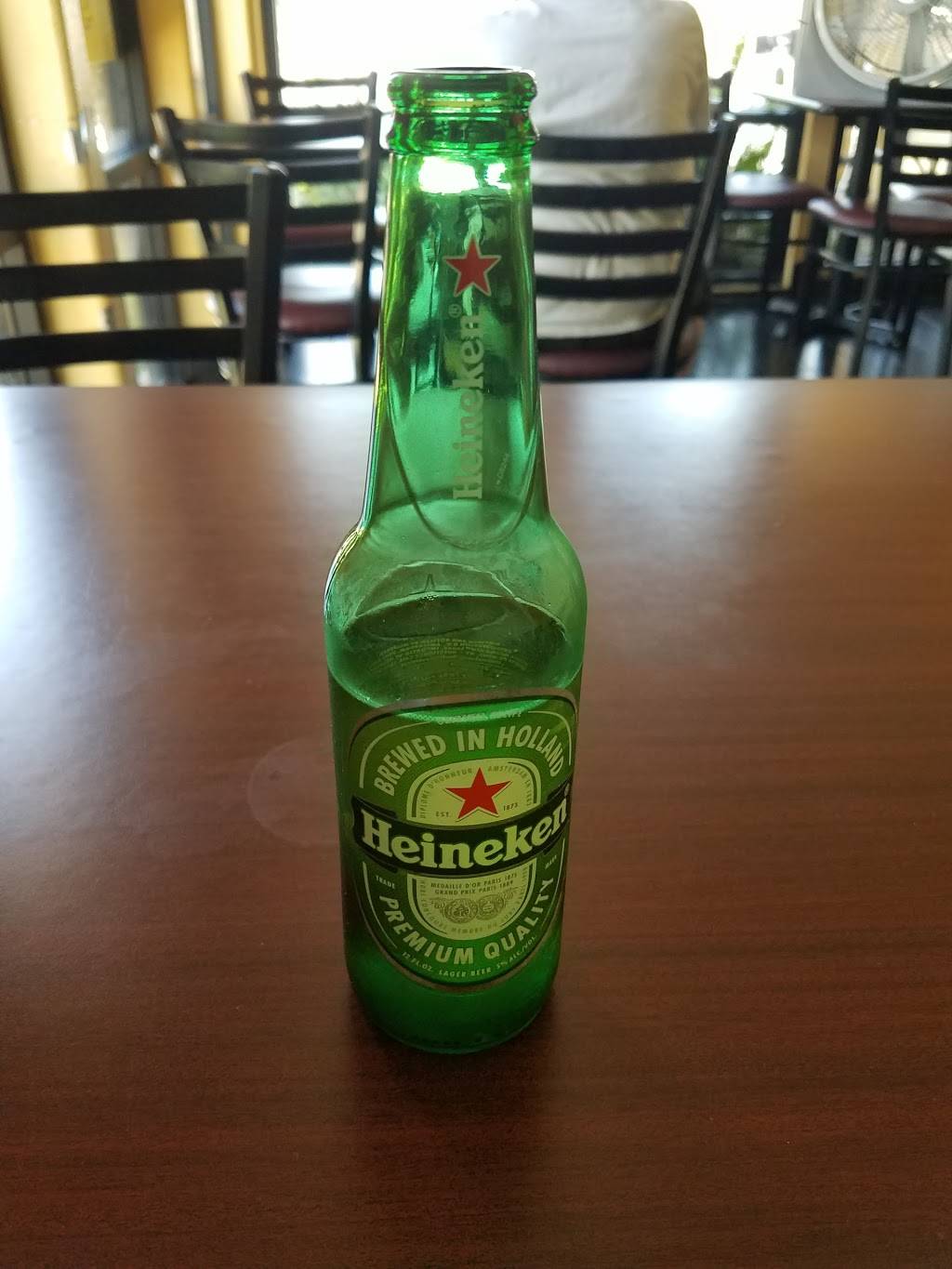 Stones & Chins | restaurant | 763 W Highland Ave, San Bernardino, CA 92405, USA | 9092473078 OR +1 909-247-3078