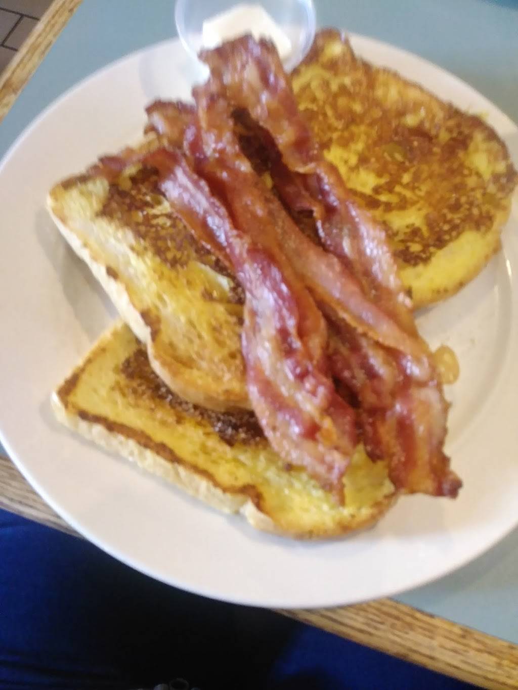 Georges | restaurant | 5701 5th Ave, Brooklyn, NY 11220, USA | 7184391403 OR +1 718-439-1403