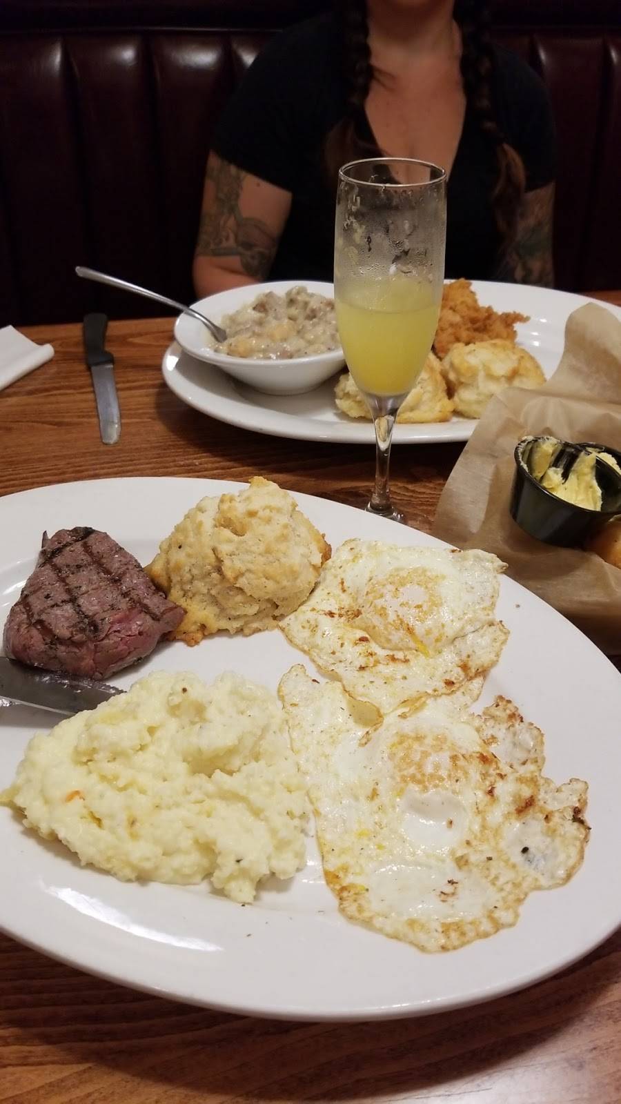 Fatz Southern Kitchen | restaurant | 2610 W Stone Dr, Kingsport, TN 37660, USA | 4233929885 OR +1 423-392-9885