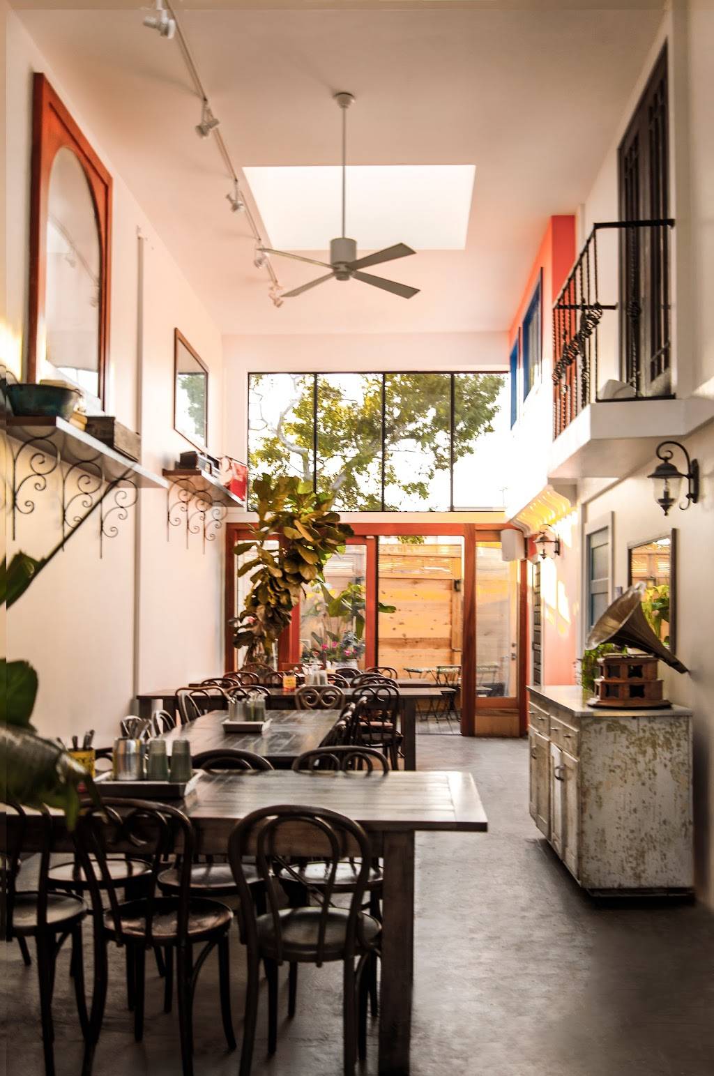 Cholita Linda | restaurant | 4923 Telegraph Ave, Oakland, CA 94609, USA | 5105947610 OR +1 510-594-7610