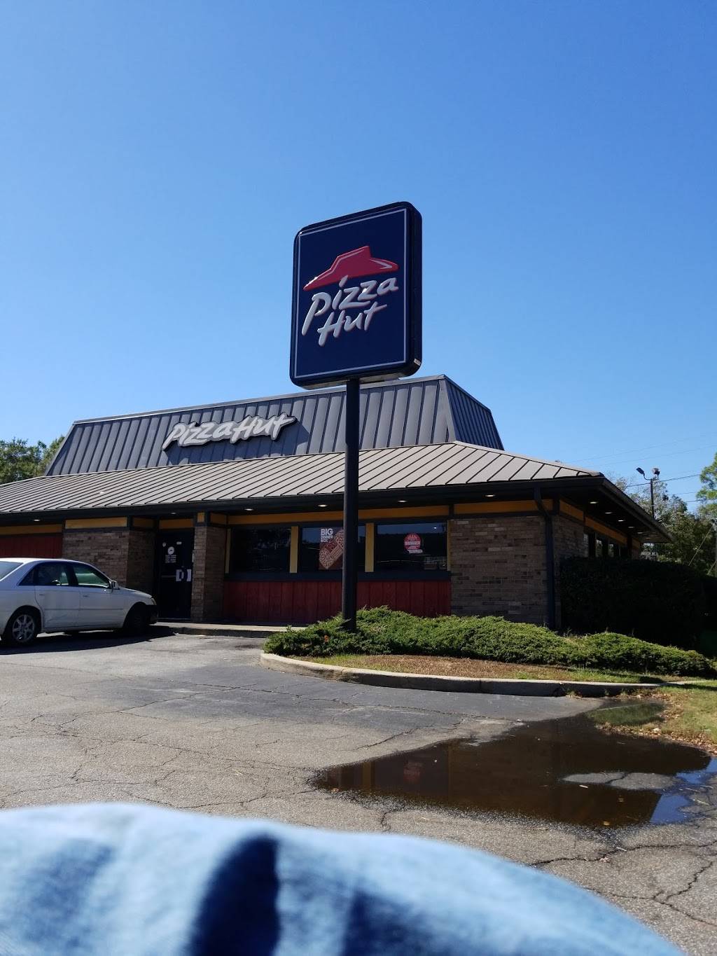 Pizza Hut | meal delivery | 313 Vineville St, Fort Valley, GA 31030, USA | 4788253310 OR +1 478-825-3310