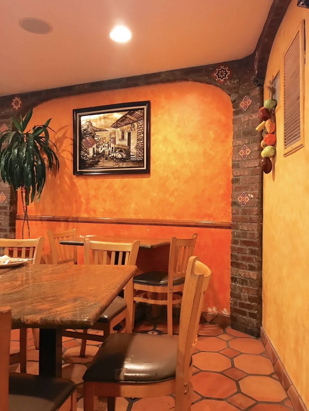 Cemitas Poblanas Juquilita Restaurant | restaurant | 532 S Lorena St, Los Angeles, CA 90063, USA | 3232610390 OR +1 323-261-0390